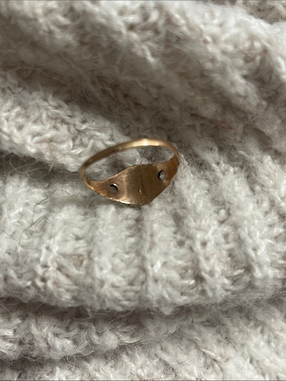 Antique Gold Signet Ring- Women's Jewelry - Picture 3 of 3